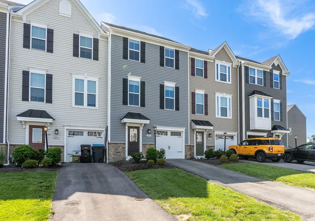 2nd image of 2007 Cade Dr, Center Twp, PA 15061 | MLS# 1758557