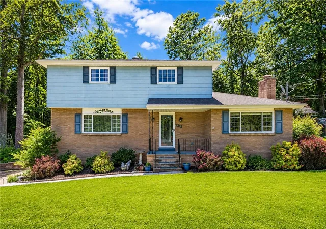 Homes for sale in Greensburg, PA | 1212 Mountain View Dr, Greensburg, PA 15601 | MLS# 1758200