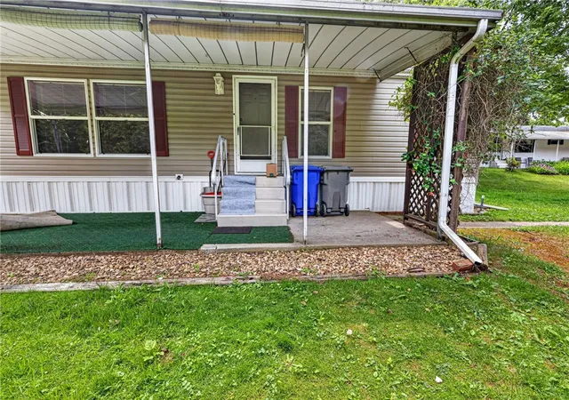 image of 914 Chester Dr, Cranberry Twp, PA 16066 | MLS# 1758547