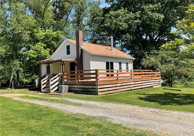 Homes for sale in Gilpin Twp, PA | 123 Mccoy Rd, Gilpin Twp, PA 15656 | MLS# 1758584