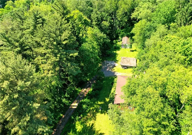 Photo 3 of Single family home for sale at 184 Mcclain Ln, New Castle, PA 16105 | MLS# 1758608 | Listing updated on 2026-07-21