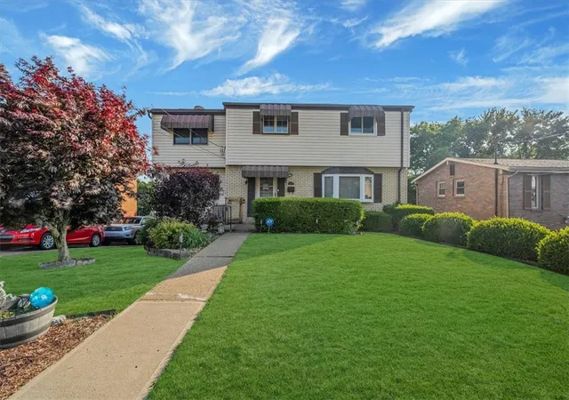 Homes for sale in Baldwin Boro, PA | 3804 Cynthia Dr, Baldwin Boro, PA 15227 | MLS# 1758036