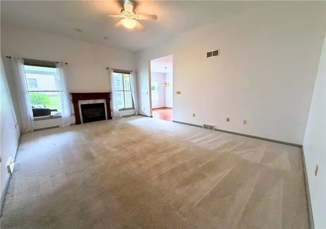 Listing Photo 5 - Condo for sale in building located at 28 Manor Dr, Grove City, PA 15019