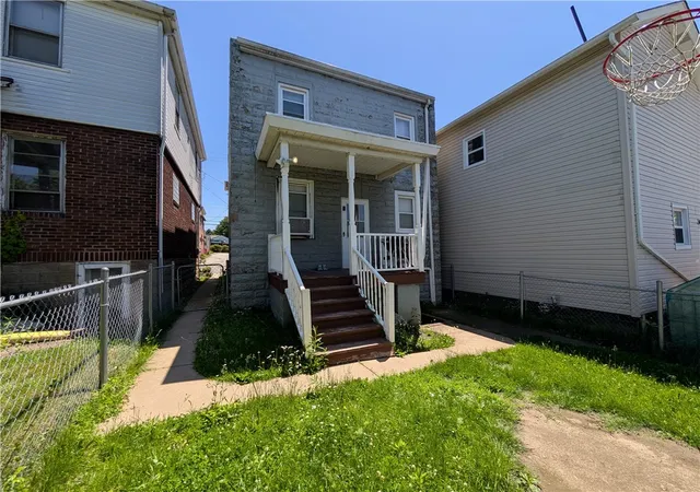 Photo 3 of Single family home for sale at 509 Locust St, Turtle Creek, PA 15145 | MLS# 1758624 | Listing updated on 2026-06-26