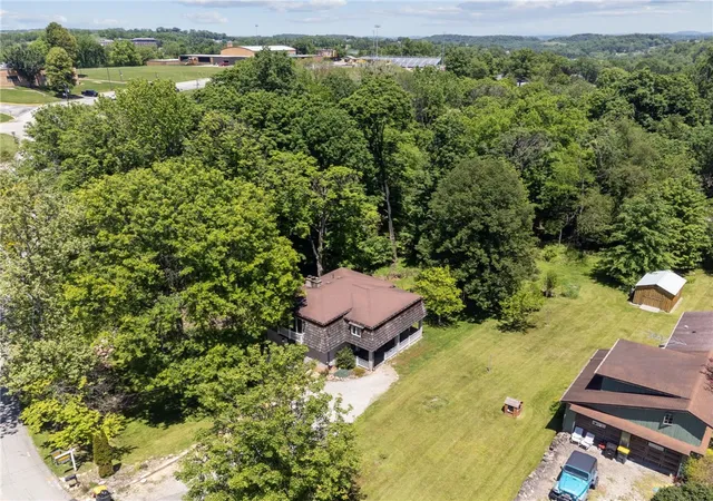 Homes for sale in Rostraver, PA | 1000 Weir Dr, Rostraver, PA 15012 | MLS# 1758611