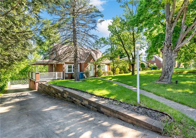 2nd image of 146 Westward Ho Dr, Penn Hills, PA 15235 | MLS# 1758576