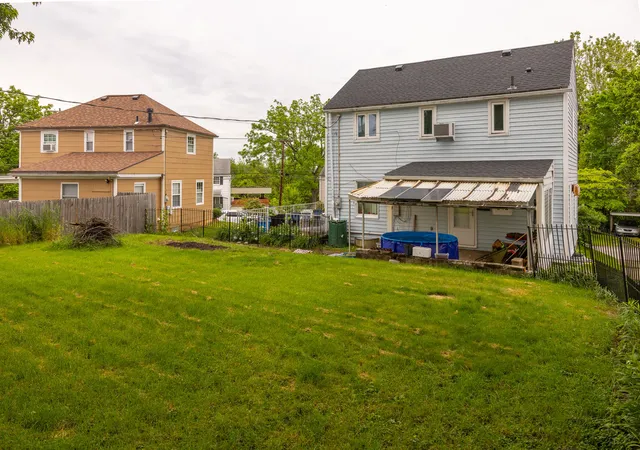 Homes for sale in Clairton, PA | 538 Independence Dr, Clairton, PA 15025 | MLS# 1758671