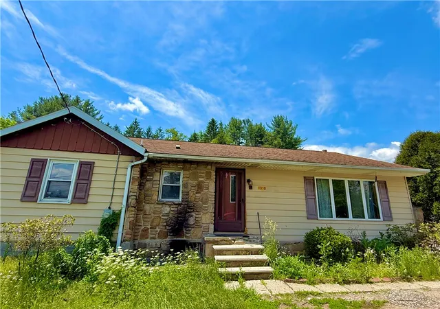 Homes for sale in Paint Twp, PA | 1310 Camp Dr, Paint Twp, PA 15963 | MLS# 1758662