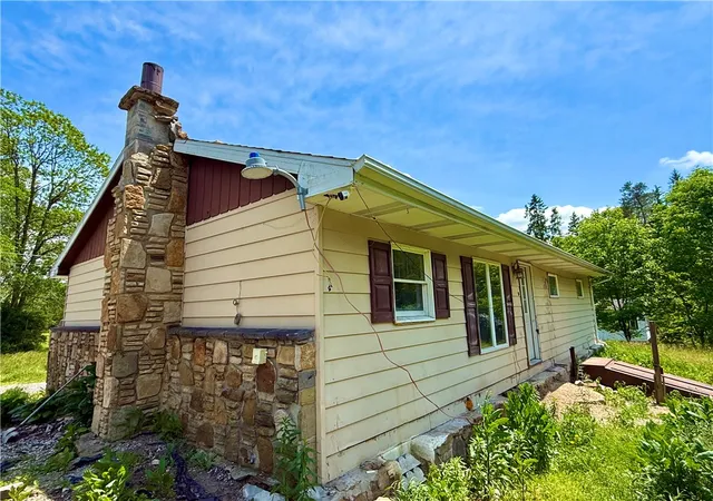 Homes for sale in Paint Twp, PA | 1310 Camp Dr, Paint Twp, PA 15963 | MLS# 1758662
