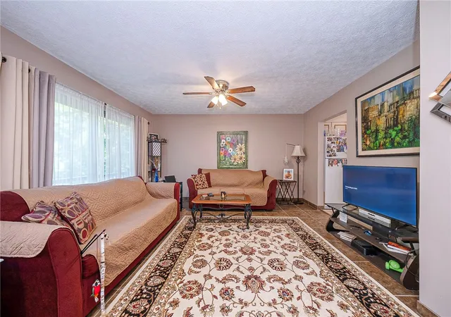 4th image of 205 Springwater Ct, Moon/crescent Twp, PA 15108 | MLS# 1758178