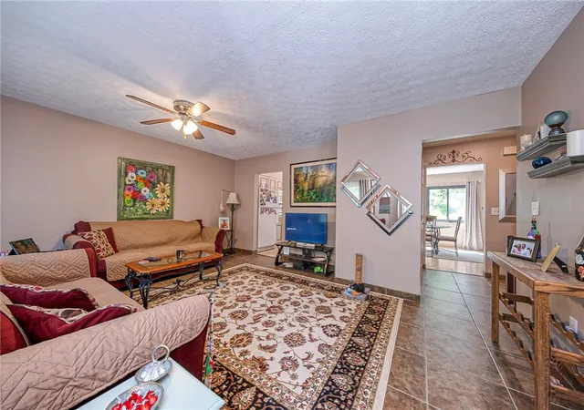 5th image of 205 Springwater Ct, Moon/crescent Twp, PA 15108 | MLS# 1758178