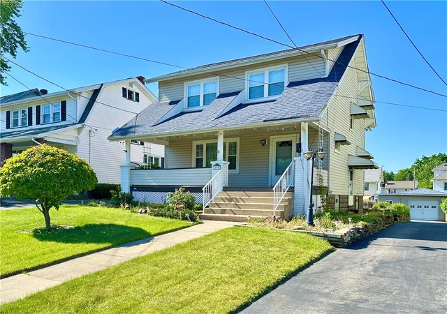 Homes for sale in New Castle, PA | 205 E Sheridan Ave, New Castle, PA 16105 | MLS# 1758737