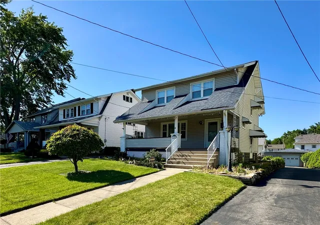 Homes for sale in New Castle, PA | 205 E Sheridan Ave, New Castle, PA 16105 | MLS# 1758737