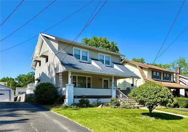 Homes for sale in New Castle, PA | 205 E Sheridan Ave, New Castle, PA 16105 | MLS# 1758737