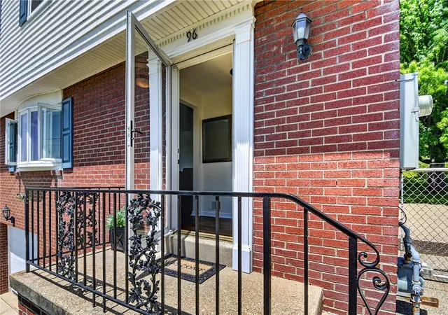 2nd image of 96 Skyvue Dr, Whitehall, PA 15234 | MLS# 1758169