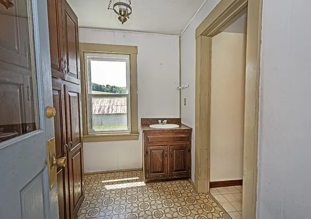 4th image of 386 Fanker Rd, Jackson Twp, PA 16037 | MLS# 1758751
