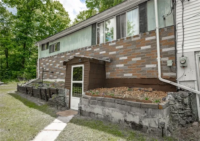 Homes for sale in Saltsburg Area, PA | 49 Durand Rd, Saltsburg Area, PA 15681 | MLS# 1758715