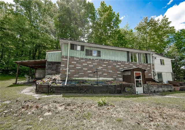 Homes for sale in Saltsburg Area, PA | 49 Durand Rd, Saltsburg Area, PA 15681 | MLS# 1758715