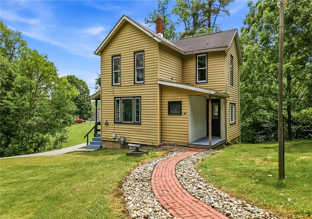 Photo 3 of Single family home for sale at 108 Walnut St, Greenville, PA 16125 | MLS# 1758447 | Listing updated on 2026-06-17