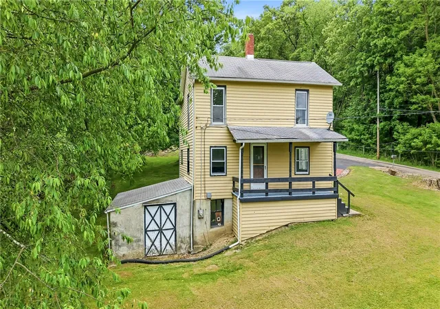 Photo 3 of Single family home for sale at 108 Walnut St, Greenville, PA 16125 | MLS# 1758447 | Listing updated on 2026-06-17