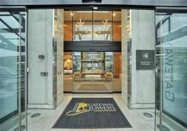 2nd image of 320 Fort Duquesne Blvd #15M, Pittsburgh, PA 15222 | MLS# 1758812
