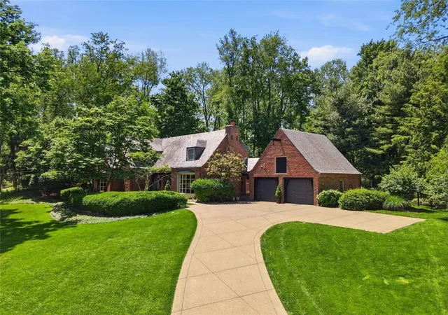 2nd image of 600 Foxhurst Road, Fox Chapel, PA 15238 | MLS# 1757779
