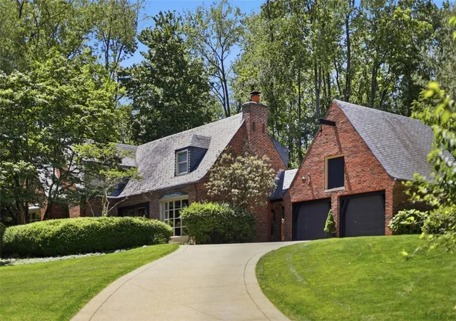 3rd image of 600 Foxhurst Road, Fox Chapel, PA 15238 | MLS# 1757779