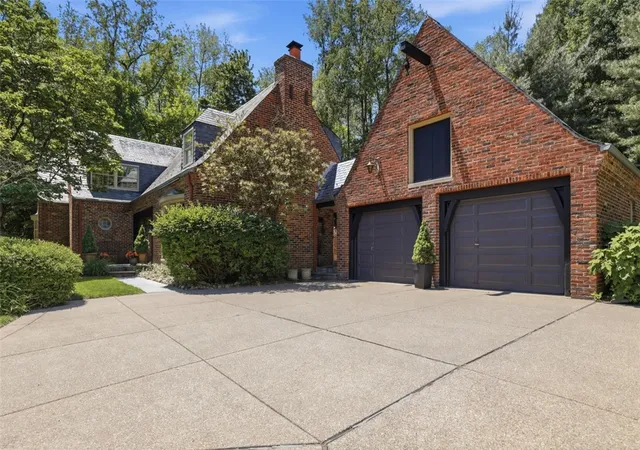 5th image of 600 Foxhurst Road, Fox Chapel, PA 15238 | MLS# 1757779