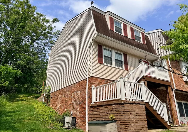 Photo 2 of Condo for sale at 319 Hunting Crk Rd, Canonsburg, PA 15317 | MLS# 1758772 | Listing updated on 2026-06-27