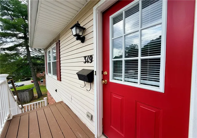 Photo 3 of Condo for sale at 319 Hunting Crk Rd, Canonsburg, PA 15317 | MLS# 1758772 | Listing updated on 2026-06-27