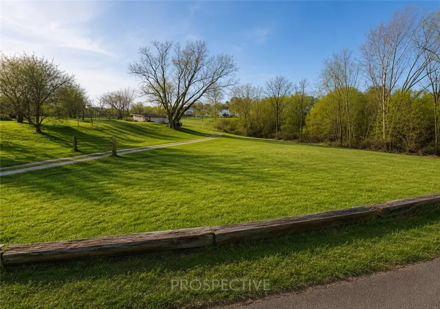 2nd image of 23 Hogsett Ln, North Union Twp, PA 15401 | MLS# 1758826