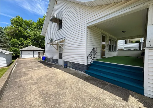image of 4 W Garfield Ave, New Castle, PA 16105 | MLS# 1758818