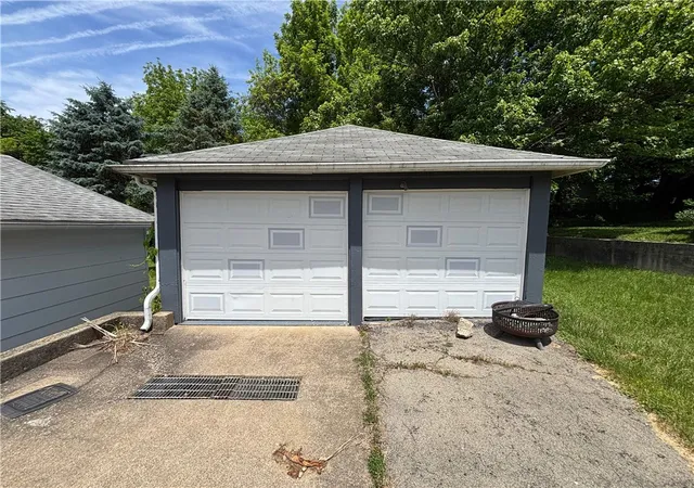 image of 4 W Garfield Ave, New Castle, PA 16105 | MLS# 1758818