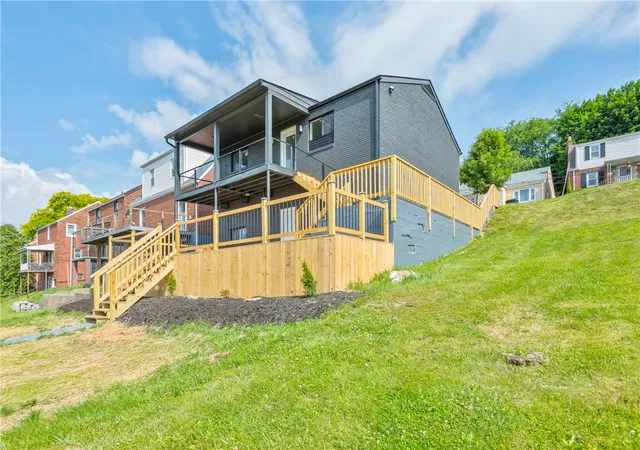 Photo 3 of Single family home for sale at 1715 Pierce St, Aliquippa, PA 15001 | MLS# 1758839 | Listing updated on 2026-08-04