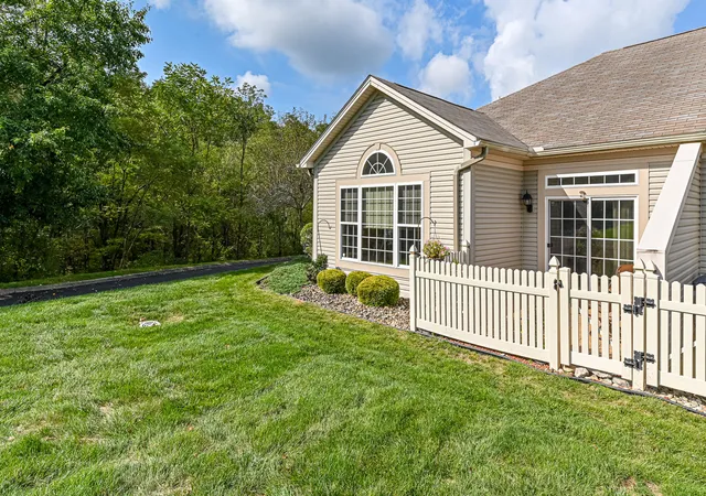 Homes for sale in New Sewickley Twp, PA | 592 Monroe Blvd, New Sewickley Twp, PA 15042 | MLS# 1758866