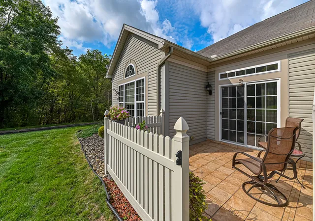 Homes for sale in New Sewickley Twp, PA | 592 Monroe Blvd, New Sewickley Twp, PA 15042 | MLS# 1758866