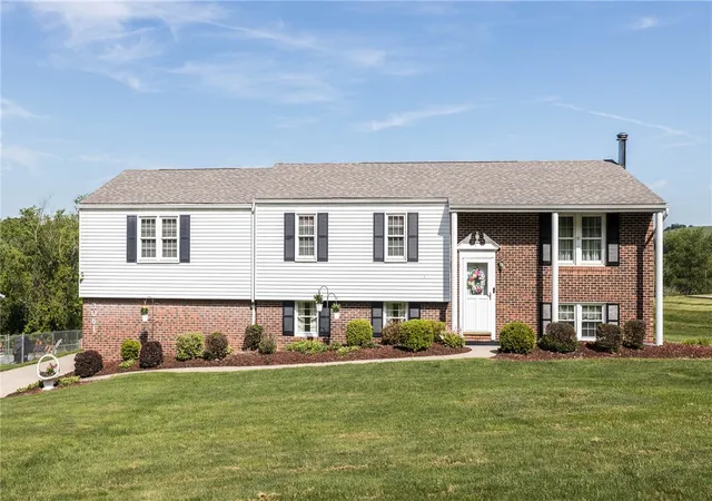 Homes for sale in South Franklin, PA | 3061 Dividend Dr, South Franklin, PA 15301 | MLS# 1758804