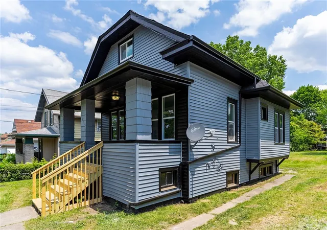 2nd image of 615 Park Ave, Farrell, PA 16121 | MLS# 1758889