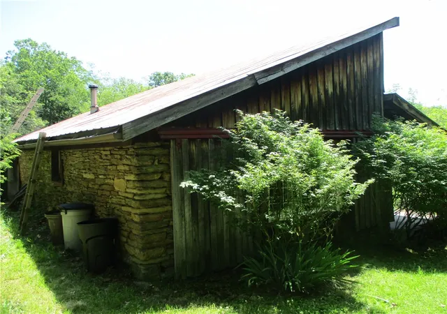 Homes for sale in Chartiers, PA | 2092 Henderson Ave, Chartiers, PA 15301 | MLS# 1758742