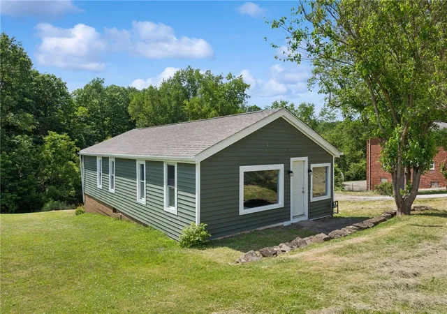 Homes for sale in North Huntingdon, PA | 690 Brownstown Rd, North Huntingdon, PA 15647 | MLS# 1758904
