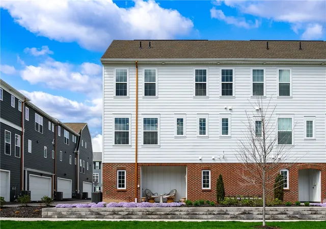 Photo 3 of Sale Pending at 800 Gillian Ln, Cranberry Township, PA 16066 | MLS# 1758739 | Listing updated on 2026-07-23