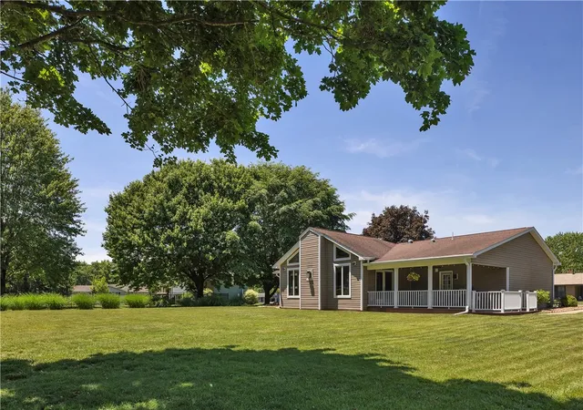 4th image of 16 Aylesworth Way, Grove City, PA 16127 | MLS# 1758682