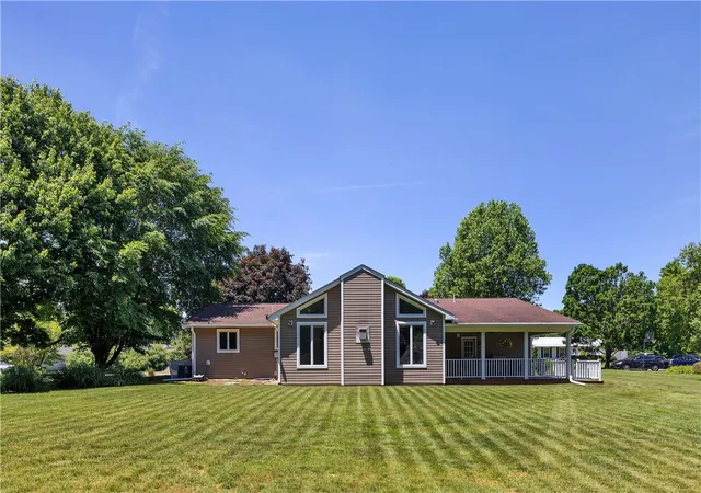 5th image of 16 Aylesworth Way, Grove City, PA 16127 | MLS# 1758682