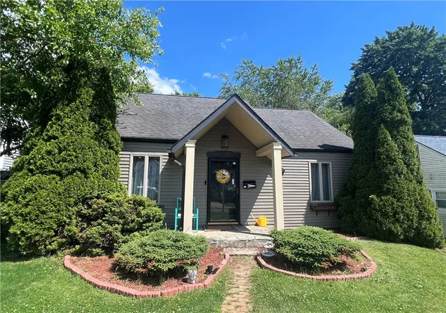 Homes for sale in Arnold, PA | 212 Seneca Dr, Arnold, PA 15068 | MLS# 1758950