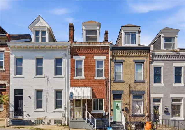 Homes for sale in Lawrenceville, PA | 264 46th St, Lawrenceville, PA 15201 | MLS# 1758825