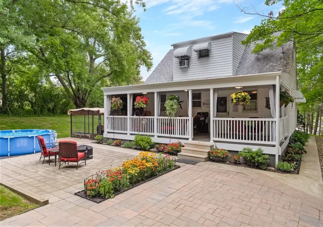 1st image of 519 S Main St, Zelienople Boro, PA 16063 | MLS# 1758918