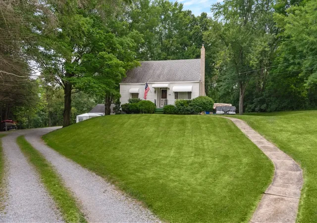 2nd image of 519 S Main St, Zelienople Boro, PA 16063 | MLS# 1758918