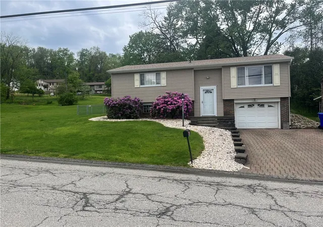 Homes for sale in Plum Boro, PA | 512 Malabar Dr, Plum Boro, PA 15239 | MLS# 1758837