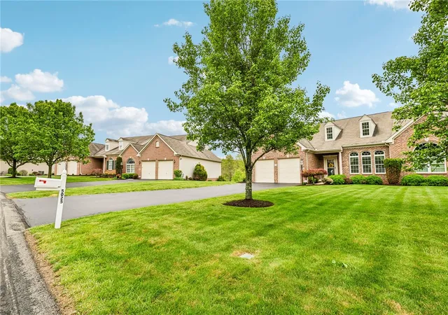 3rd image of 5025 Jackson Dr, Jefferson Hills, PA 15025 | MLS# 1758975