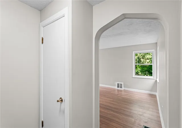 4th image of 617 Argonne Blvd, Ellwood City, PA 16117 | MLS# 1758850